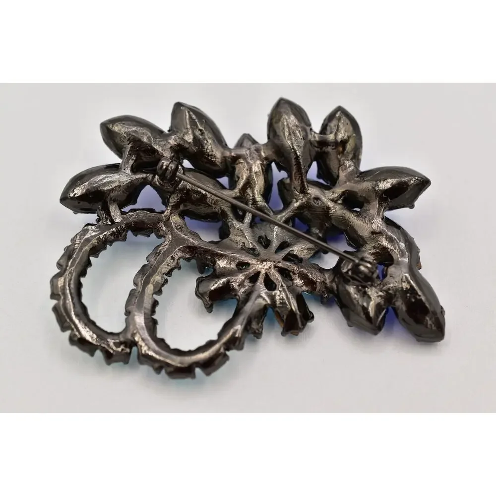 Unbranded stunning pin
